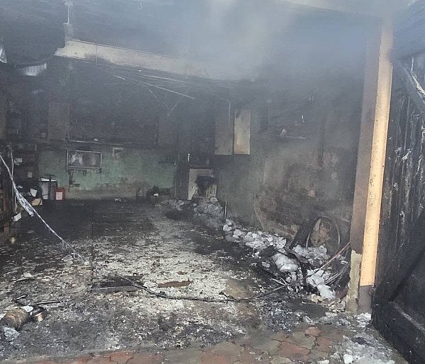 W Rusinowie spłonął garaż