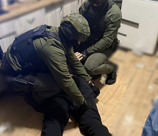 Mają wyroki, ukrywają się. Do czasu... [film z zatrzymania]