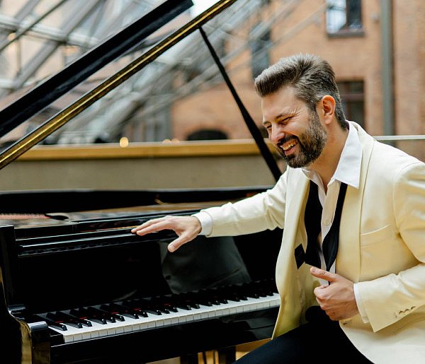 Bartek Szopiński wśród laureatów nagrody marszałka Woźniaka