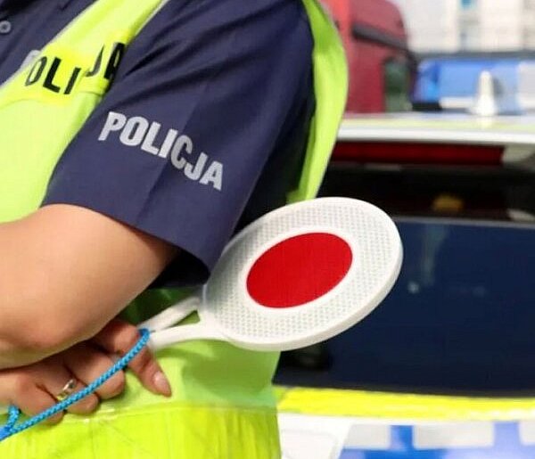Bez kasków na rowerach i hulajnogach. I jeszcze ta niebezpieczna ekwilibrystyka