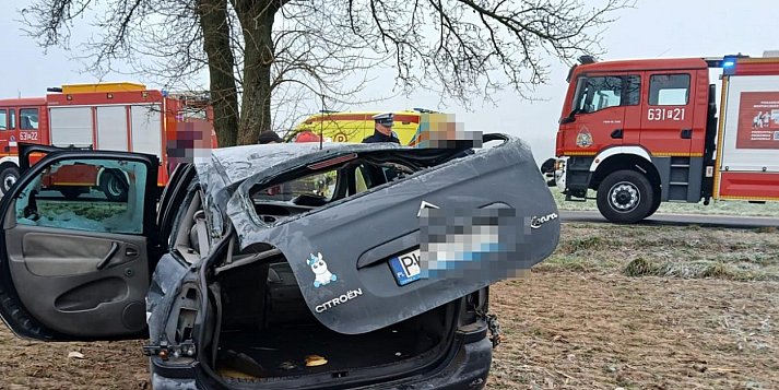 Kierująca w szpitalu. Wypadła z drogi w pole