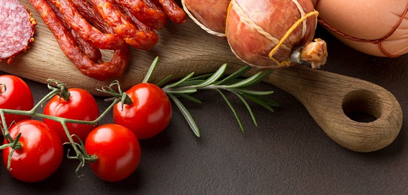 Tradycyjna masarnia – jak powstają wędliny bez kompromisów?