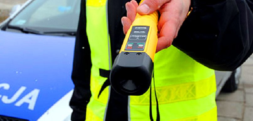 Jeden jechał po papierosy, drugi po piwo. Obaj po alkoholu