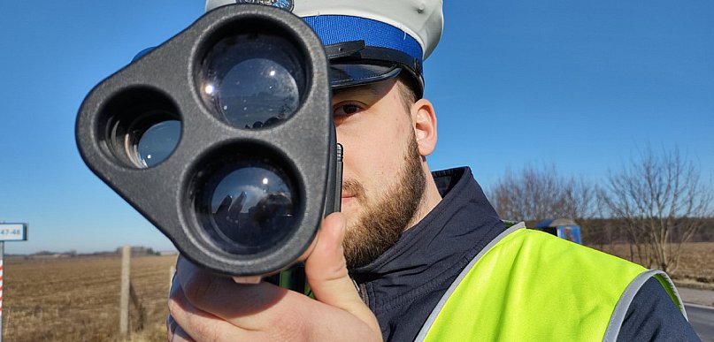 Był zbyt szybki poza terenem zabudowanym - stracił prawo jazdy