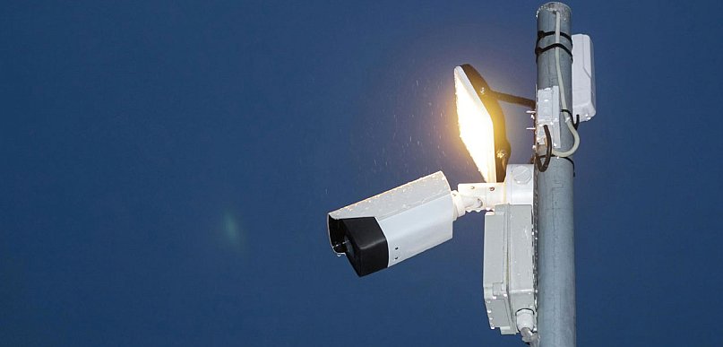 Oko, które nigdy nie śpi. Jak algorytmy wspierają operatorów w nowoczesnym CMA