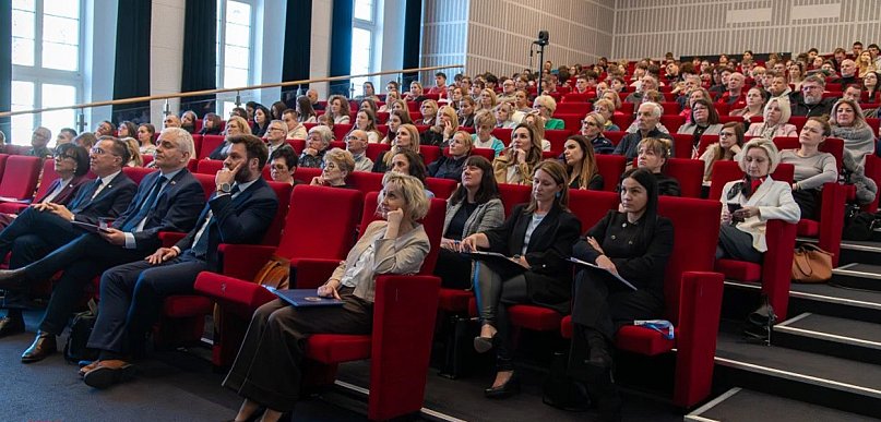 O zdrowiu na konferencji. Ważne wskazówki dla młodzieży