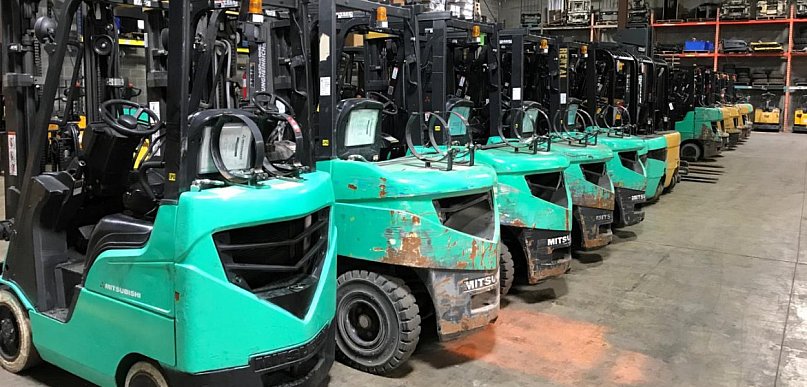 Jak dobrać sprzęt do obsługi ciężkich ładunków — przewodnik dla kierowników magazy