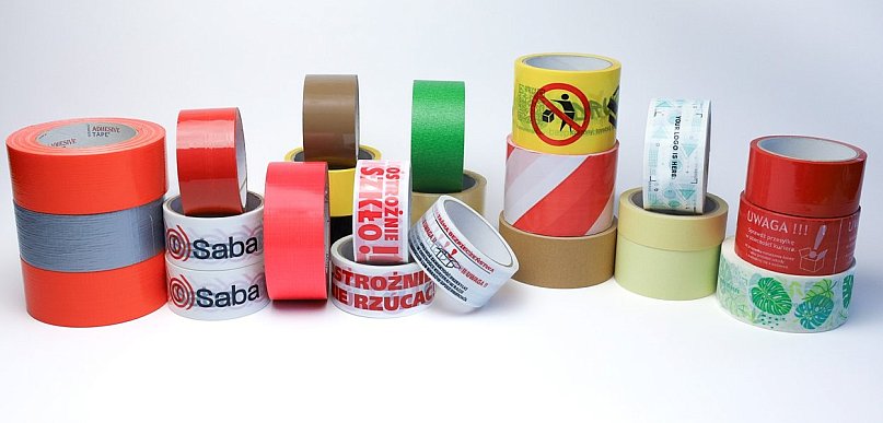Taśmy samoprzylepne w przemyśle — jak dobrać rozwiązanie do konkretnej branży?