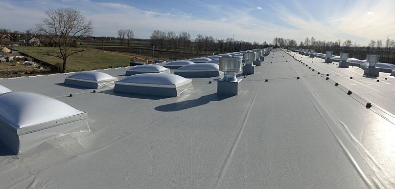 Renowacja dachu – jak uzyskać szczelny, ciepły i estetyczny dach?