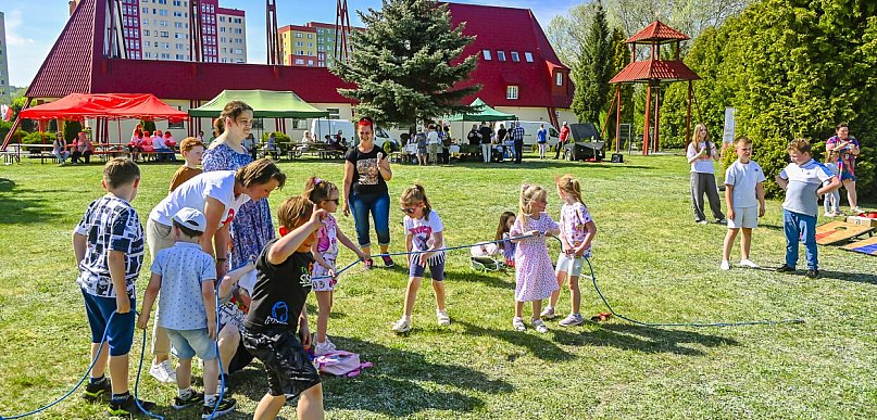 Piła: Piknik przy kościele NMP Królowej Polski