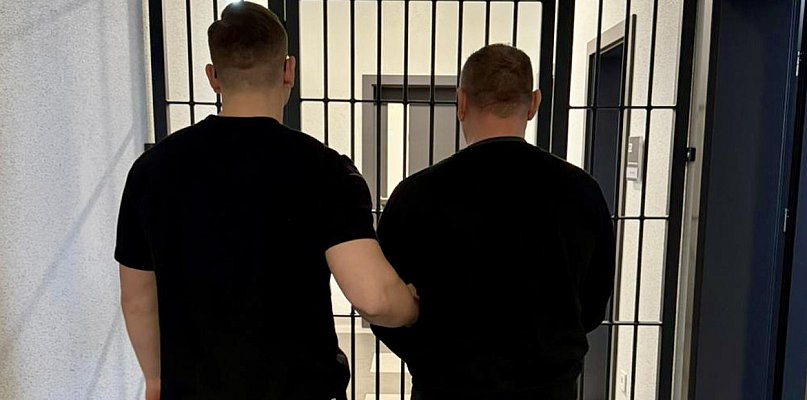 Obserwował ją od dłuższego czasu. A potem napadł - 46255