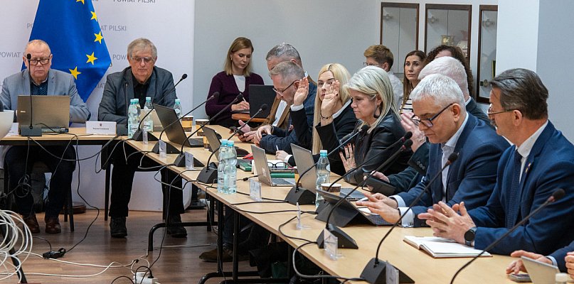 Dwie nadzwyczajne sesje - jedna po drugiej. Skąd taka pilność?