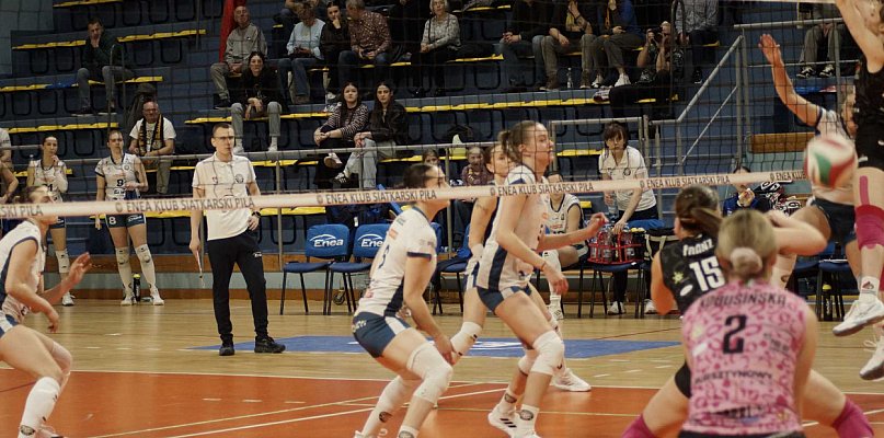 Wszystko na jedną kartę. Fantastyczna podróż w czterech setach