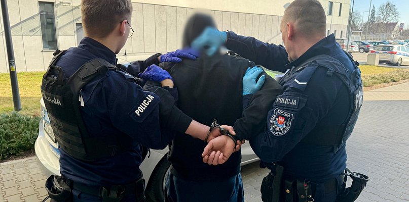 Impreza z rozbojem. Bili go, kopali, ogolili głowę