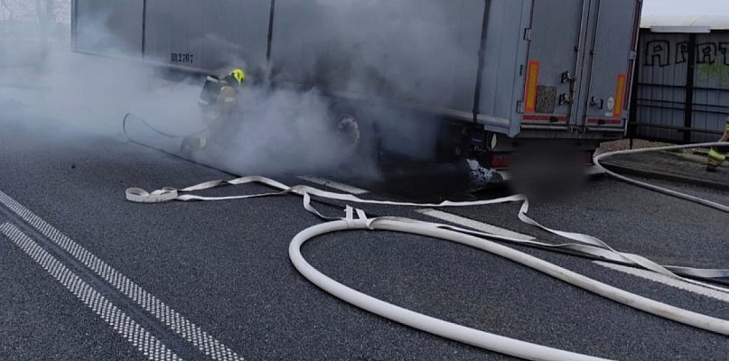 Pożar ciężarówki na DK10 w Tomaszewie