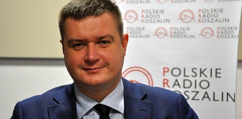 Wynieśli posła Porzucka z samolotu. Kompletnie pijanego! Kłopot z biodrem?