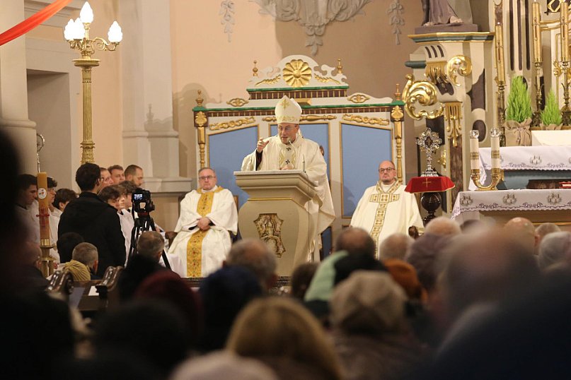 Wyniesienie kościoła w Ujściu do rangi sanktuarium
