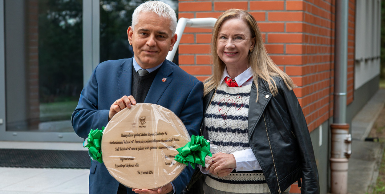 Starosta pilski Rafał Zdzierela i przewodnicząca Rady Powiatu w Pile Małgorzata Karwacka