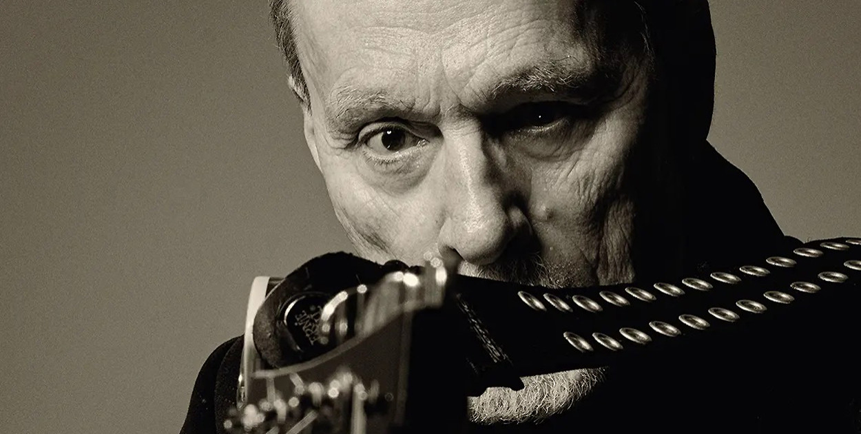 John Porter wraca po 45 latach z "Helicopters”