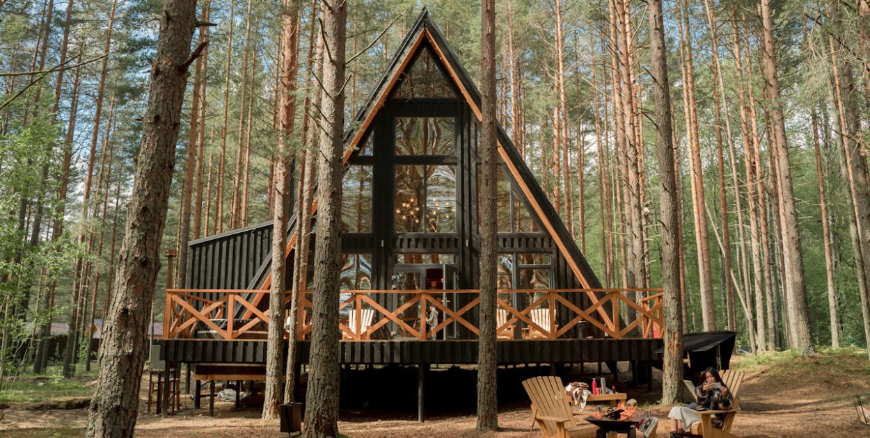 Zalety domków prefabrykowanych oraz na co zwrócić uwagę przy zakupie