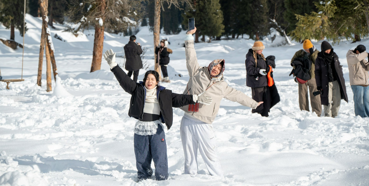 Co warto wiedzieć, planując ferie zimowe z dziećmi? Poradnik dla rodziców