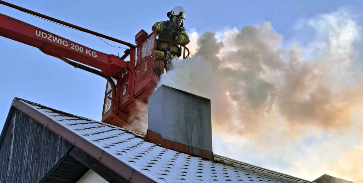 Gorąco w kominie! Zapaliła się sadza
