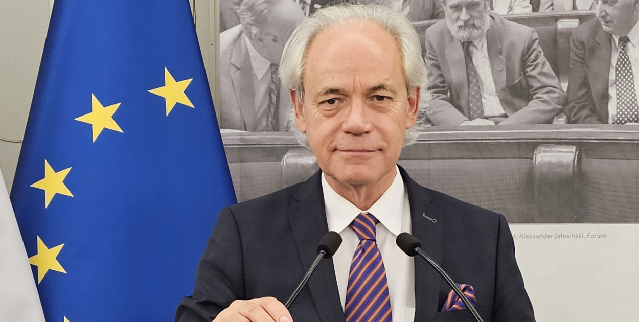 Senator Szejnfeld proponuje deliberację