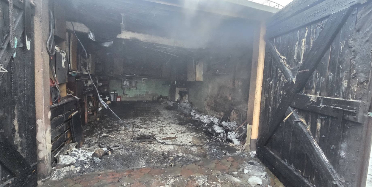 W Rusinowie spłonął garaż