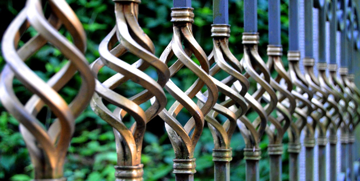 Jak wybrać ogrodzenie metalowe do domu jednorodzinnego?