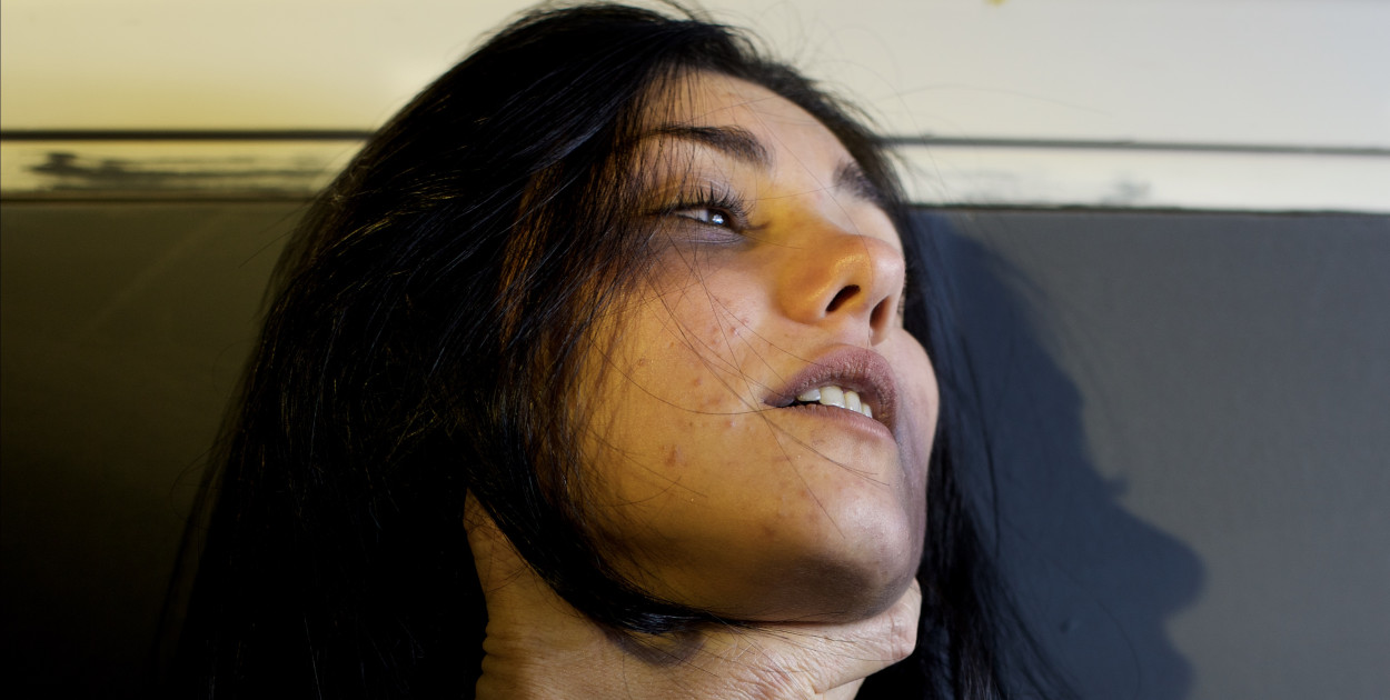 Znęcał się, bił, ubliżał. Domowy przemocowiec usłyszał zarzuty