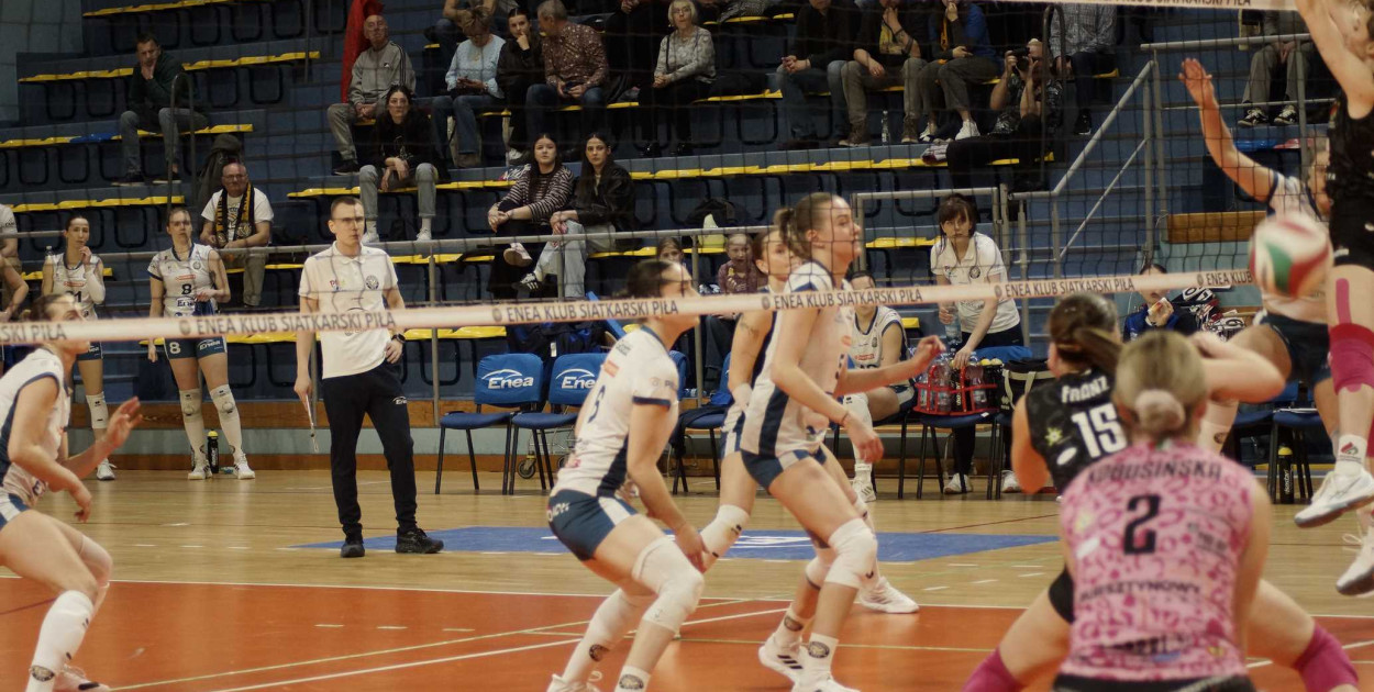 Wszystko na jedną karetę. Fantastyczna podróż w czterech setach