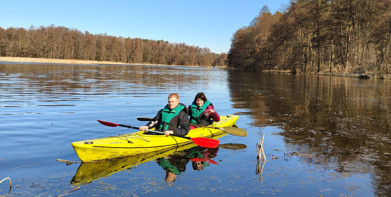 Powitali wiosnę - pieszo, rowerem i w kajakach