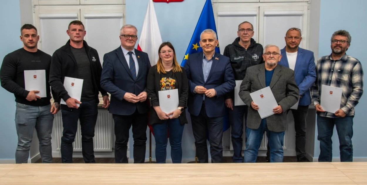 Powiat wsparł kluby sportowe i stowarzyszenia