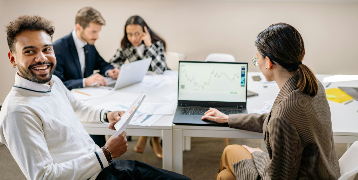 Jak połączyć CRM i aplikację dla handlowców w jednym systemie?